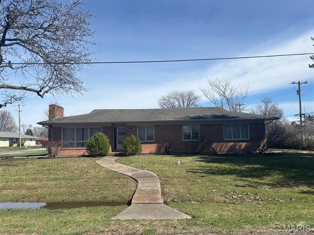 614 N Oak Street, Vandalia, MO 63382 - #1