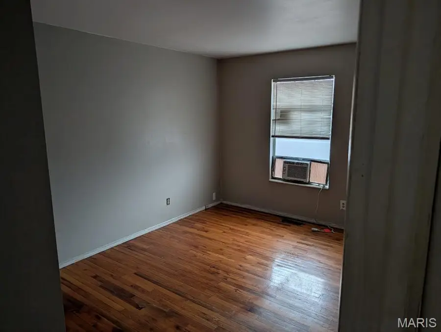 1724 Elliott Avenue, Saint Louis, MO 63106 - #3