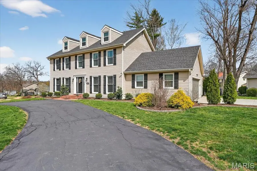 16025 Hunters Way Drive, Chesterfield, MO 63017 - #2