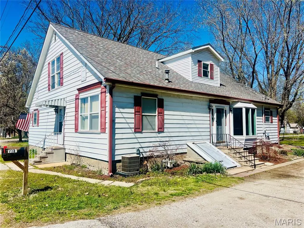 718 State Street #Front and Back units, East Carondelet, IL 62240 - #1