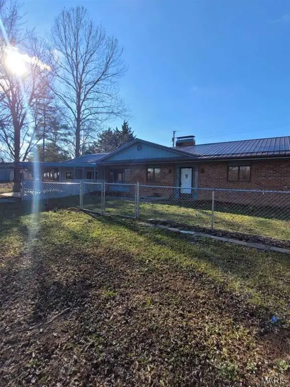 32730 Henley Lake Drive, California, MO 65018