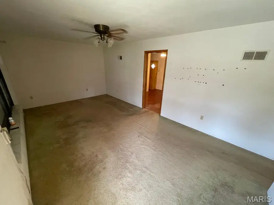 5205 Wick Way Drive, Alton, IL 62002 - #3