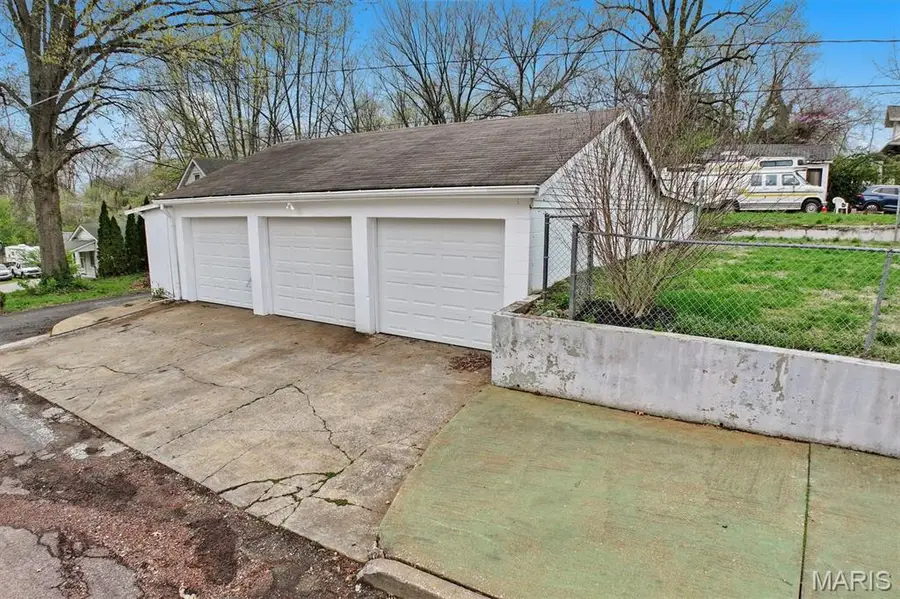 720 E Mckinley Street, Belleville, IL 62220 - #2
