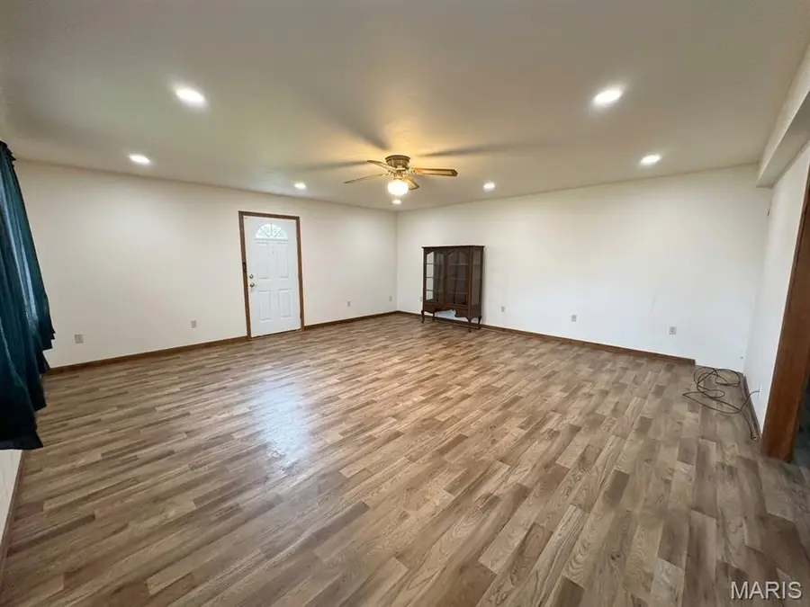 305 Cedar Avenue, Jonesburg, MO 63351 - #3