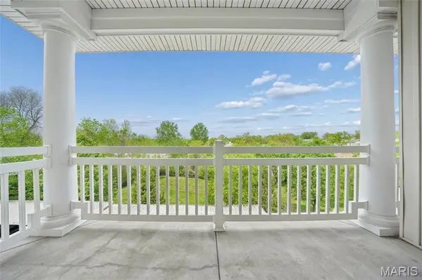 1507 S Old Highway 94 #406, St Charles, MO 63303