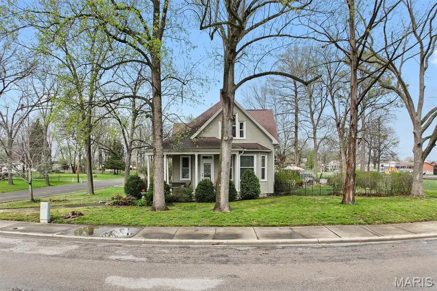 791 Clinton Street, Carlyle, IL 62231 - #2