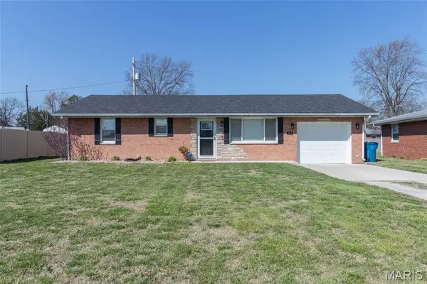 105 Surrey Lane, Bethalto, IL 62010