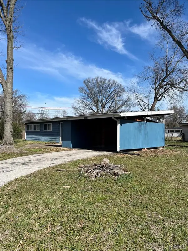 8443 Red Fir Drive, St Louis, MO 63134