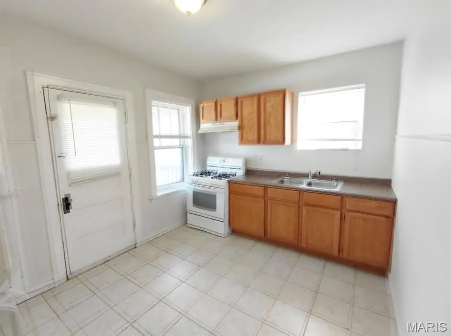 3871 Alberta Street, Saint Louis, MO 63116 - #3