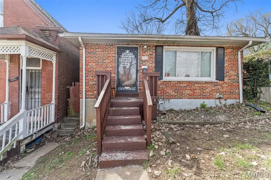 858 Canaan Avenue, Saint Louis, MO 63147 - #2