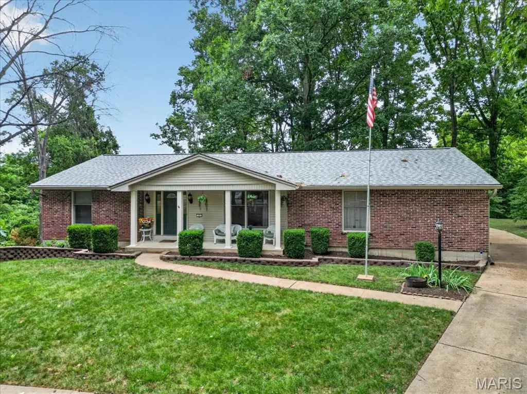 7 Springlake Court, Ballwin, MO 63011 - #1