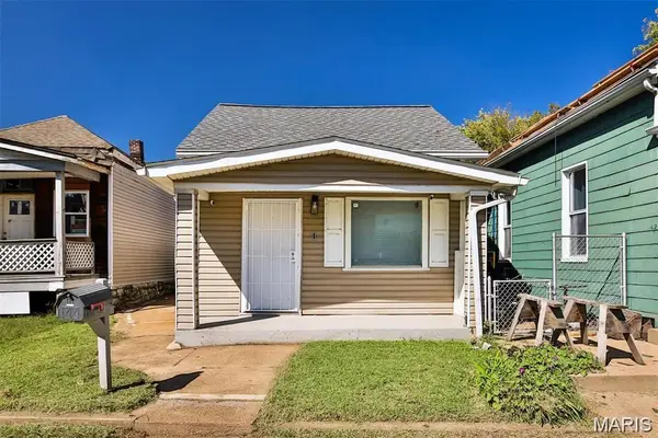 7613 Virginia Avenue, St Louis, MO 63111