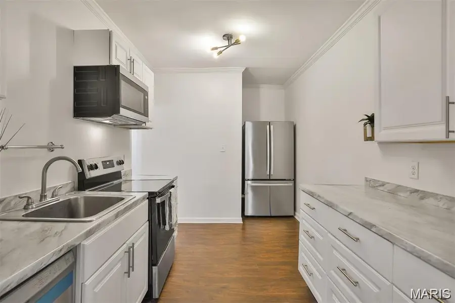 7613 Virginia Avenue, Saint Louis, MO 63111 - #3