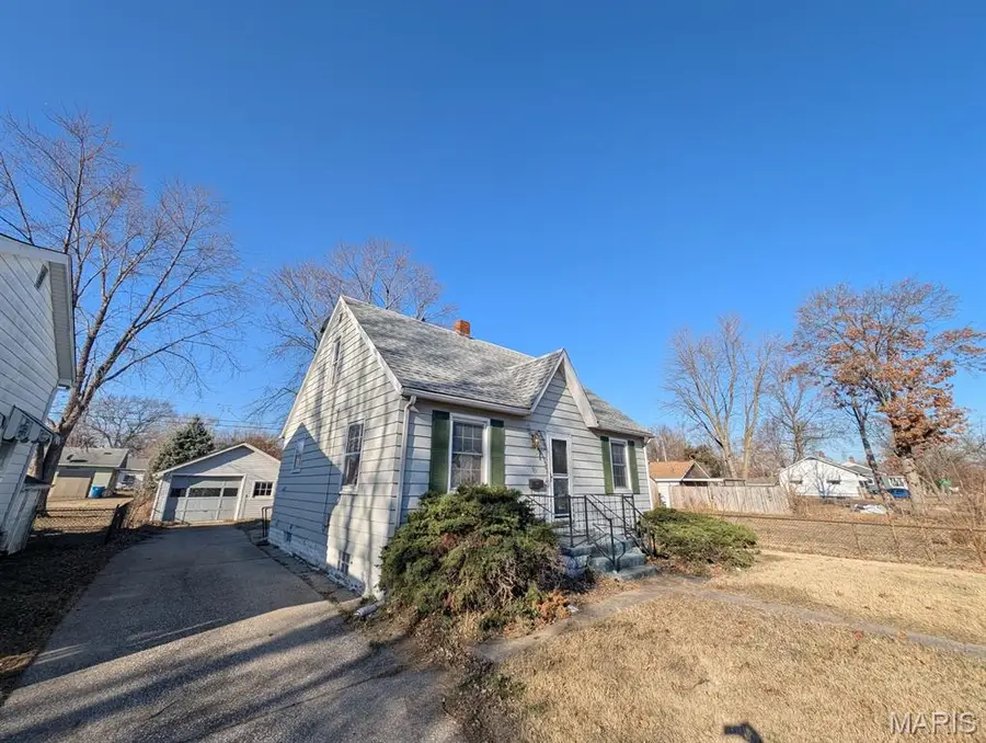 523 Lincoln Avenue, East Alton, IL 62024 - #3