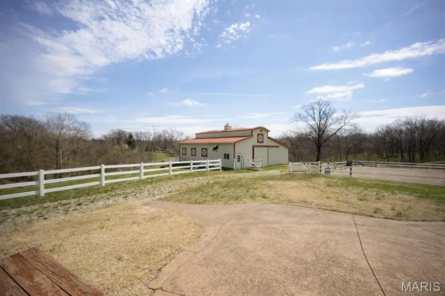 108 Circle Drive, Fairview Heights, IL 62208 - #2