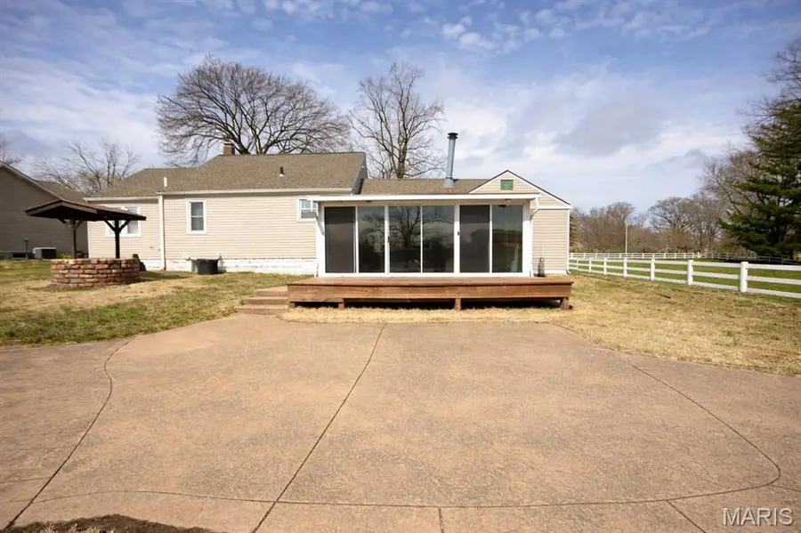 108 Circle Drive, Fairview Heights, IL 62208 - #3