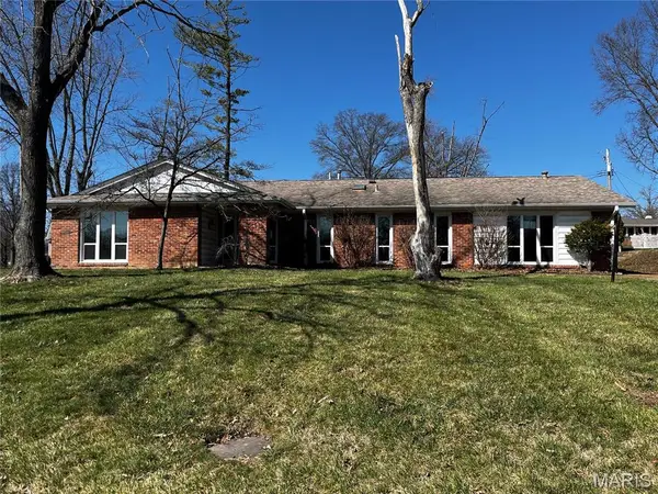 102 Five Meadows Lane, Ballwin, MO 63011