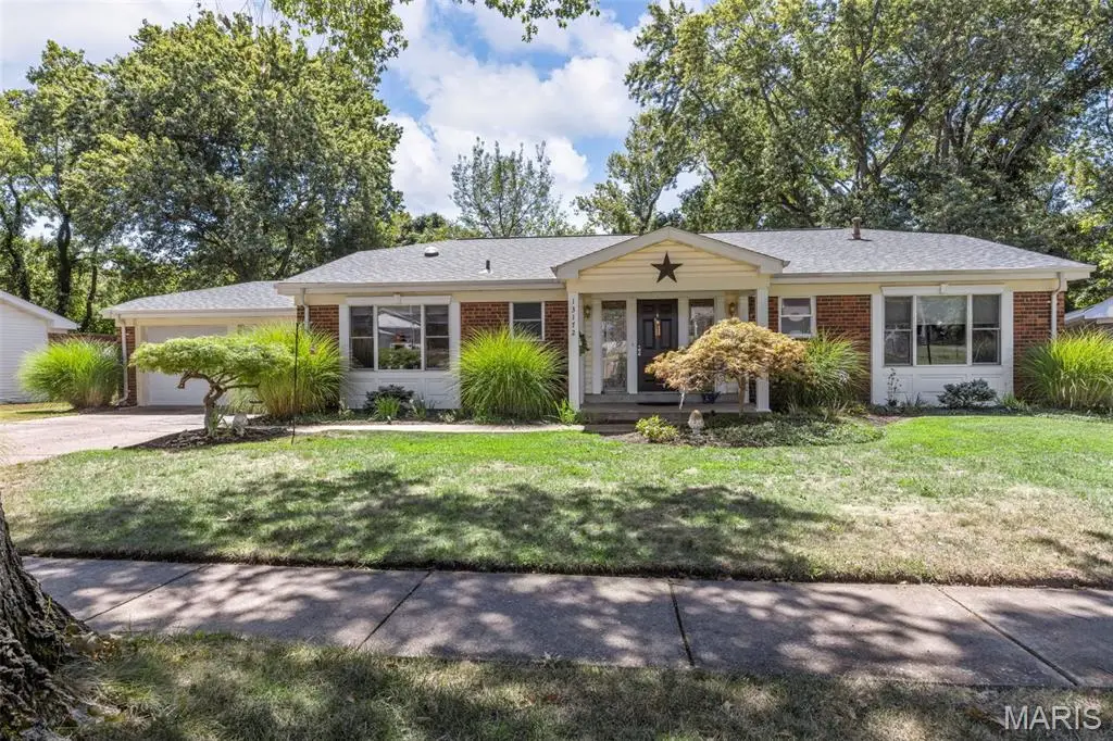 13172 Greenbough Drive, Saint Louis, MO 63146 - #1