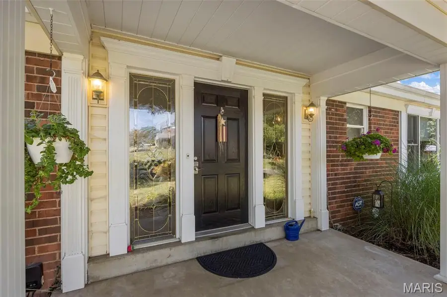 13172 Greenbough Drive, Saint Louis, MO 63146 - #2