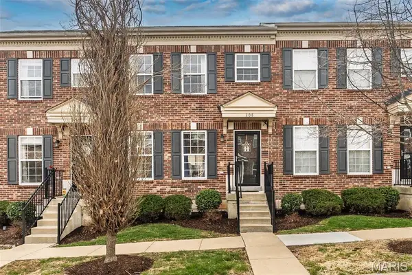 208 Candice Way, St Peters, MO 63376