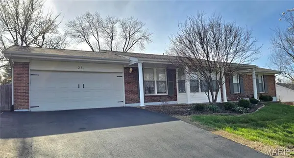 231 Pleasant Grove Avenue, Ballwin, MO 63011