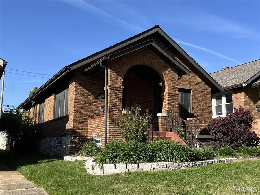 5417 Rhodes Avenue, Saint Louis, MO 63109 - #2