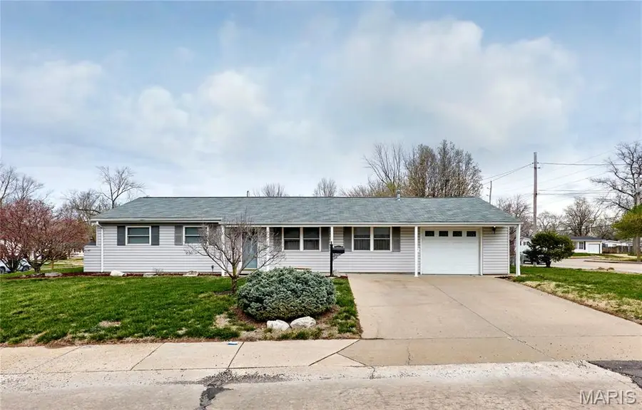 615 Central Parkway, Florissant, MO 63031 - #3