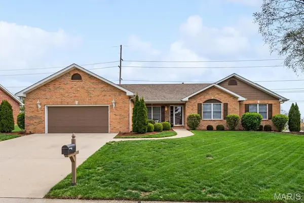 108 Calypso Drive, Belleville, IL 62221