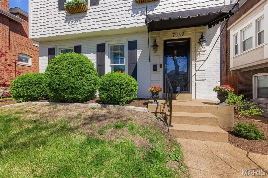 7049 Pershing Avenue, University City, MO 63130 - #2