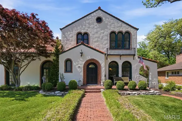 10 Oak Knoll Place, Belleville, IL 62223