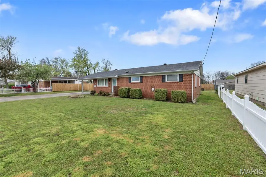 215 Missouri Avenue, Sikeston, MO 63801 - #2