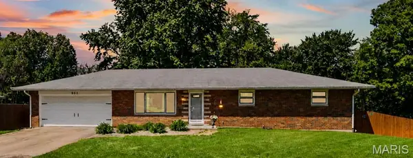 803 Valley Drive, Maryville, IL 62062