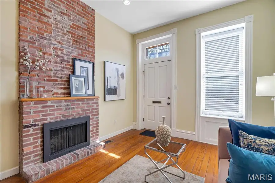 1911 Lynch Street, Saint Louis, MO 63118 - #3