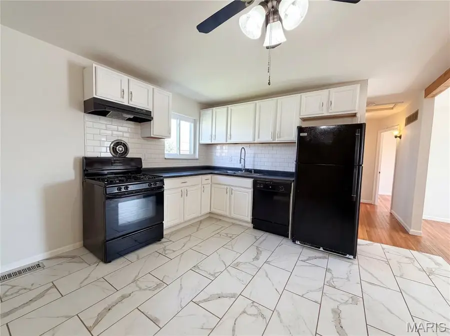 2243 Bolton Street, Saint Charles, MO 63301 - #2