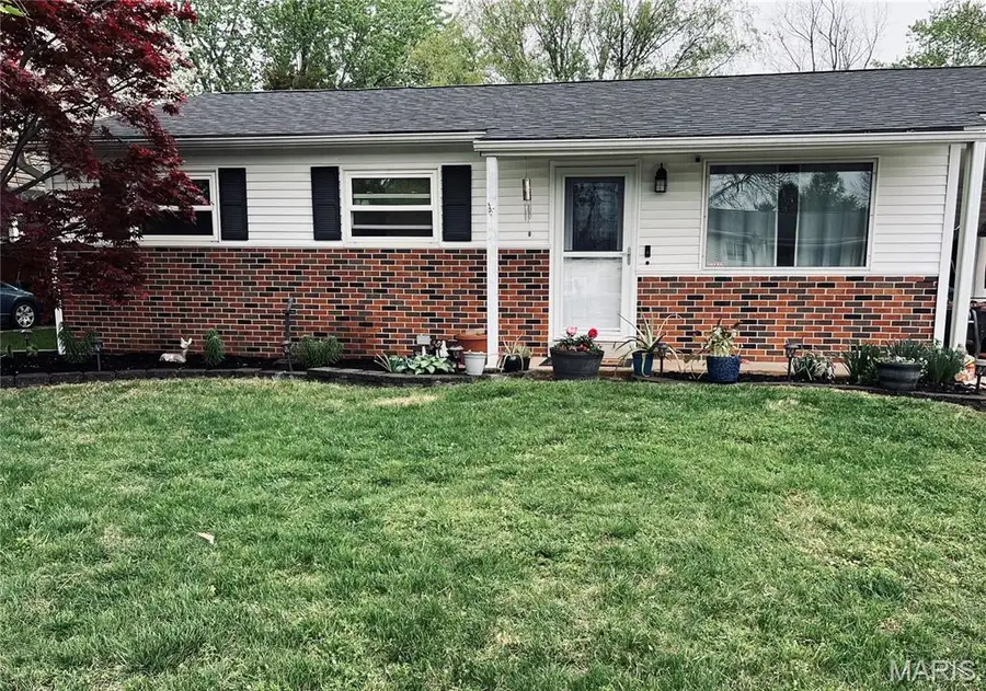 12033 Colonial Drive, Maryland Heights, MO 63043 - #2