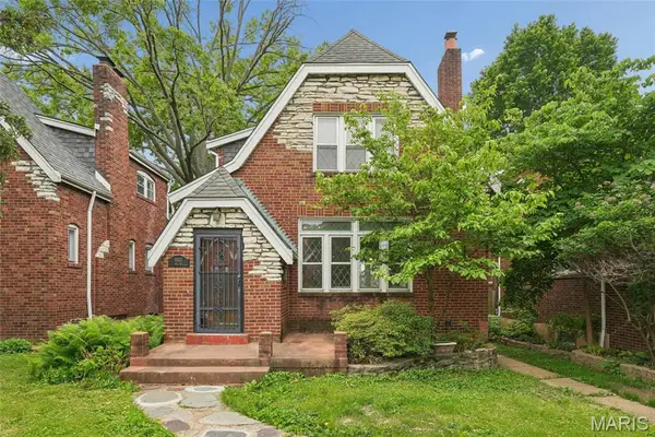5532 Rosa Avenue, St Louis, MO 63109