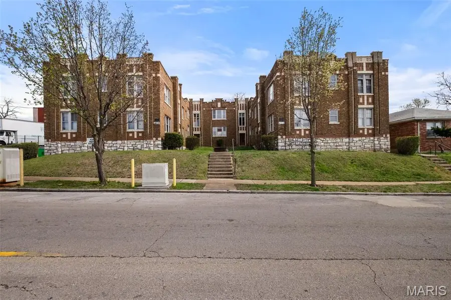 3214 S Compton Avenue, Saint Louis, MO 63118 - #2