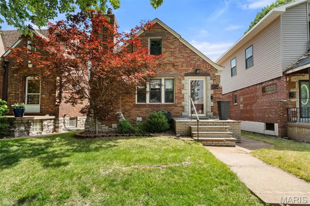 5724 Rosa Avenue, Saint Louis, MO 63109 - #1