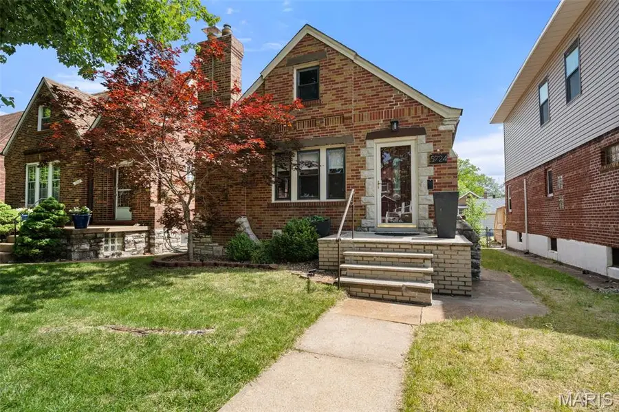 5724 Rosa Avenue, Saint Louis, MO 63109 - #2