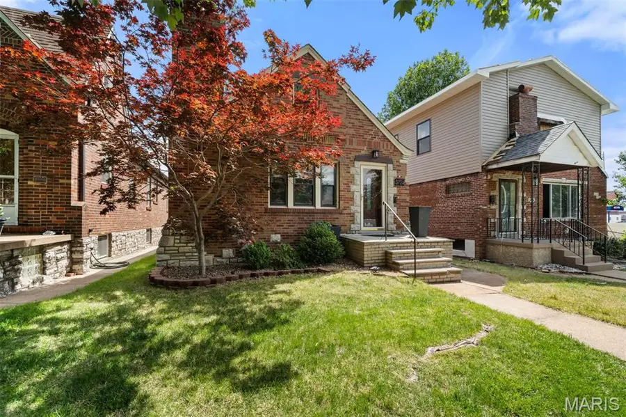 5724 Rosa Avenue, Saint Louis, MO 63109 - #3