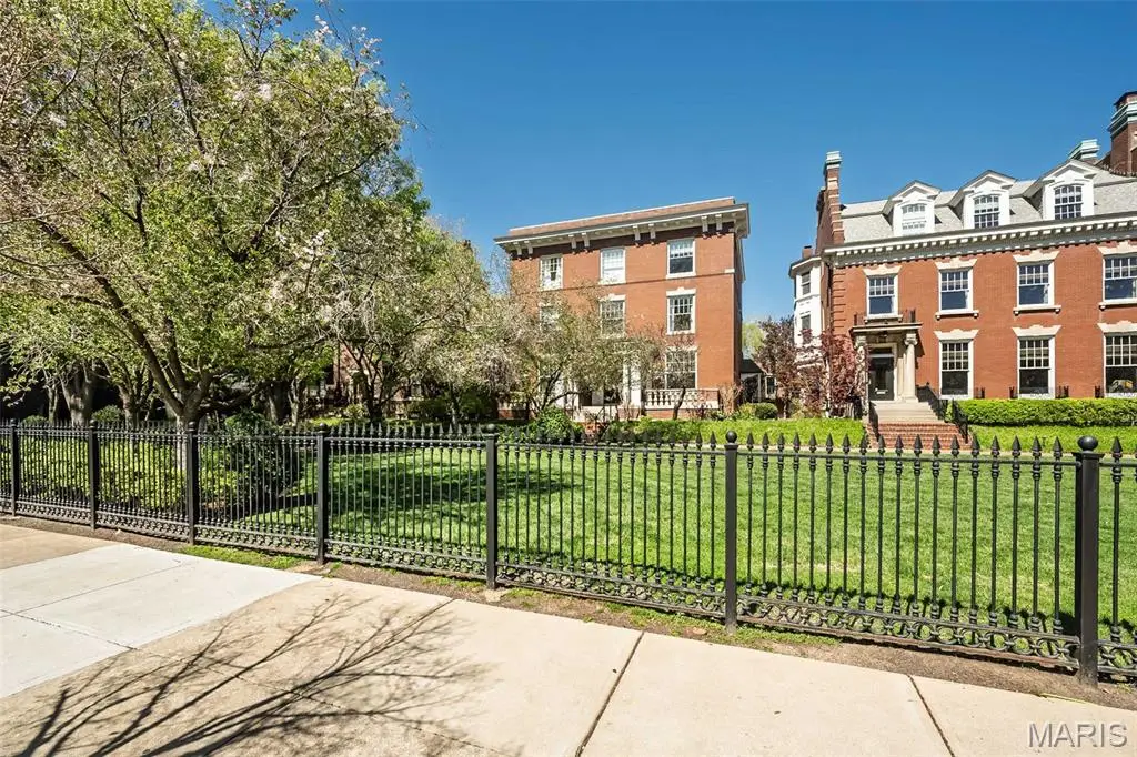 55 Maryland Plaza #2E, Saint Louis, MO 63108 - #1