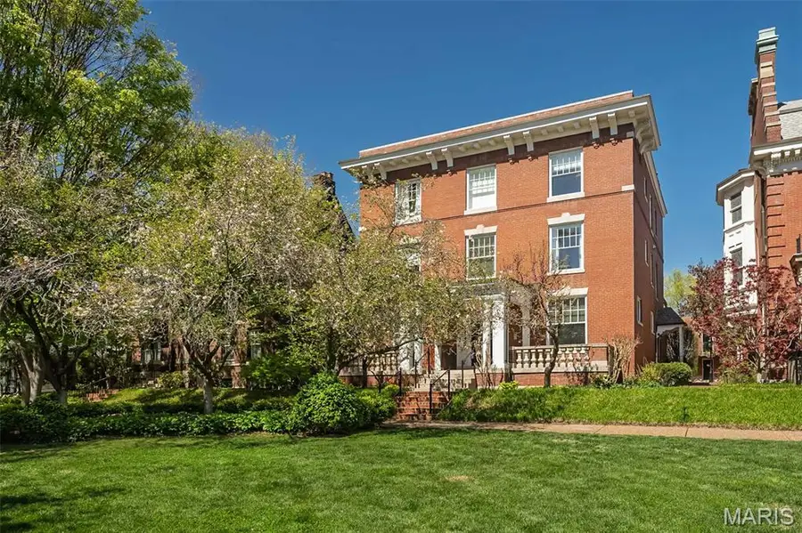 55 Maryland Plaza #2E, Saint Louis, MO 63108 - #2