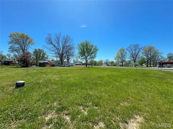 300 Freedom Drive, Hecker, IL 62248