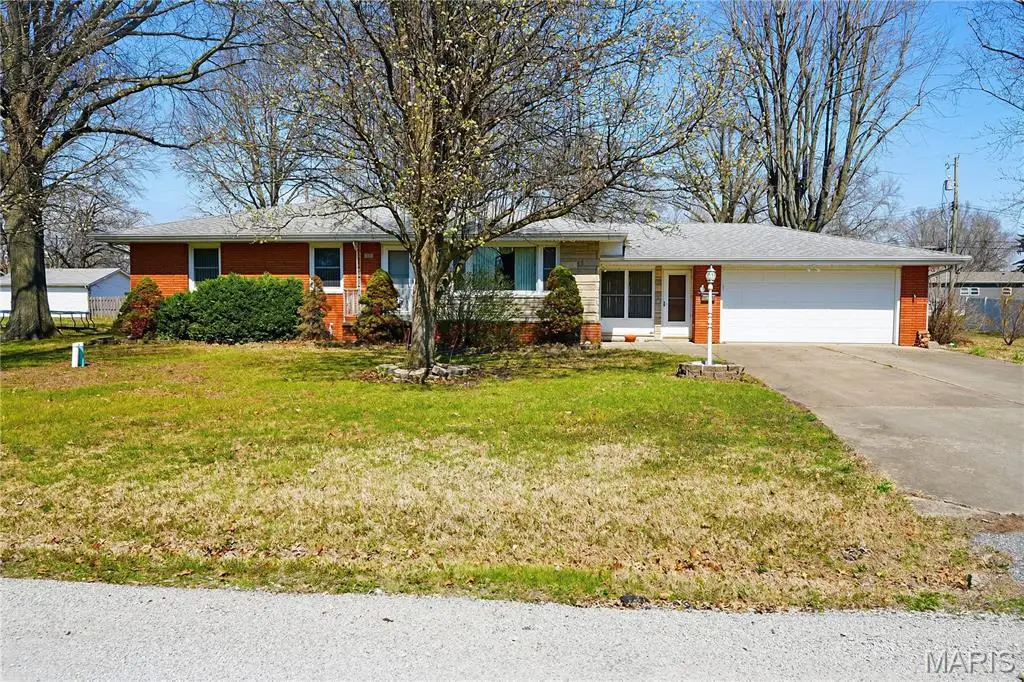 705 E 2nd South Street, Mount Olive, IL 62069 - #1