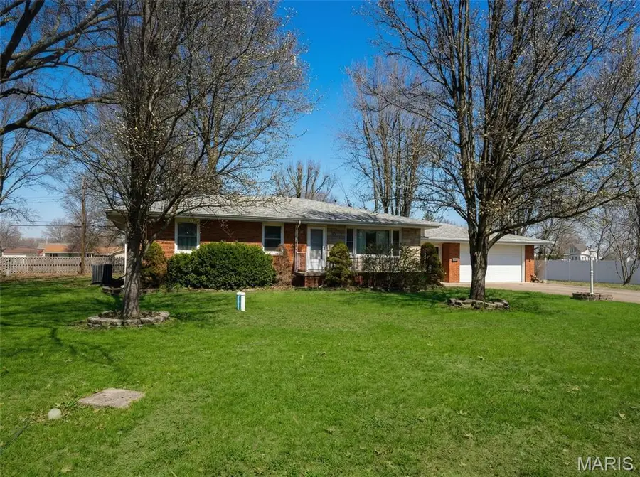 705 E 2nd South Street, Mount Olive, IL 62069 - #3