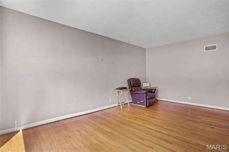 1334 Pinetree Lane, Saint Louis, MO 63119 - #3