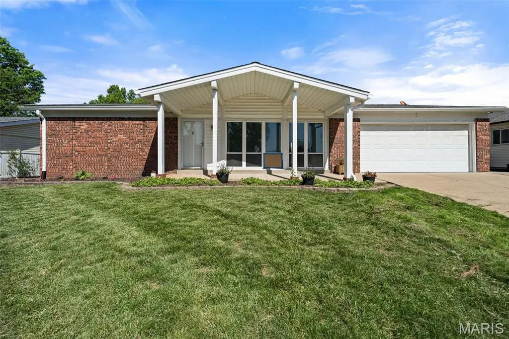 4801 Langtree Drive, Tesson Ferry, MO 63128 - #1