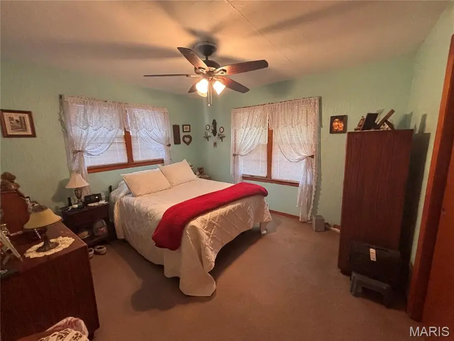 4304 Mcmasters Avenue, Hannibal, MO 63401 - #2