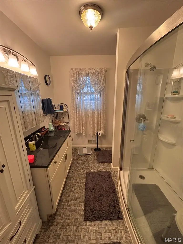 4304 Mcmasters Avenue, Hannibal, MO 63401 - #3