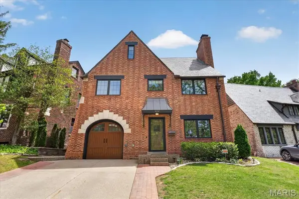 424 Oakley Drive, St Louis, MO 63105